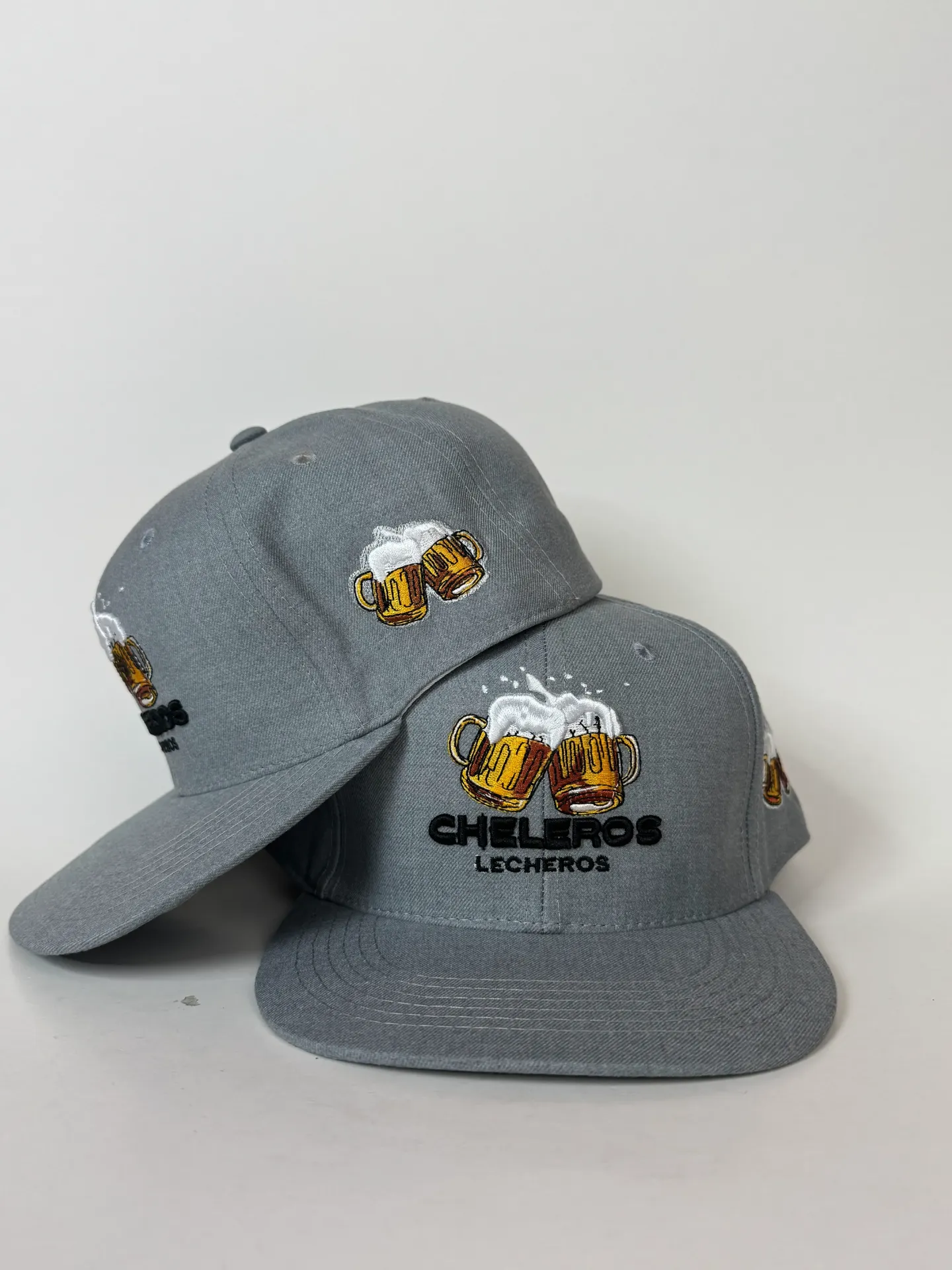 Gorra CHELEROS Visera Plana (Negro)